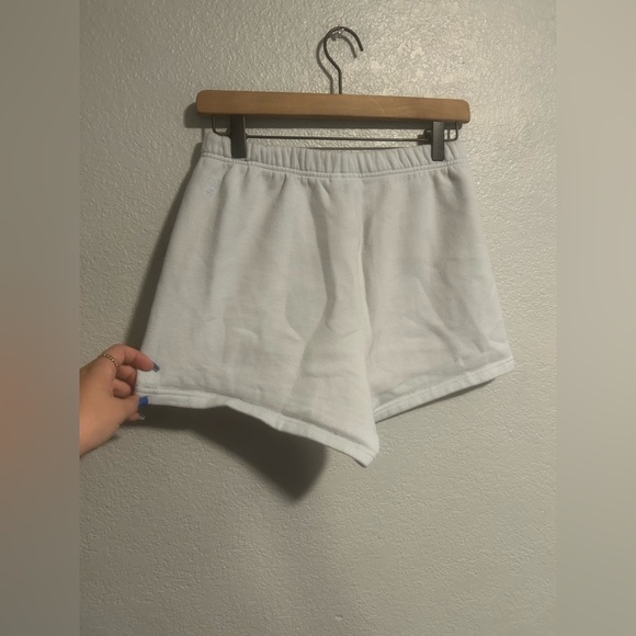 Aritzia TNA cozy af fleece shorts - Picture 5 of 5